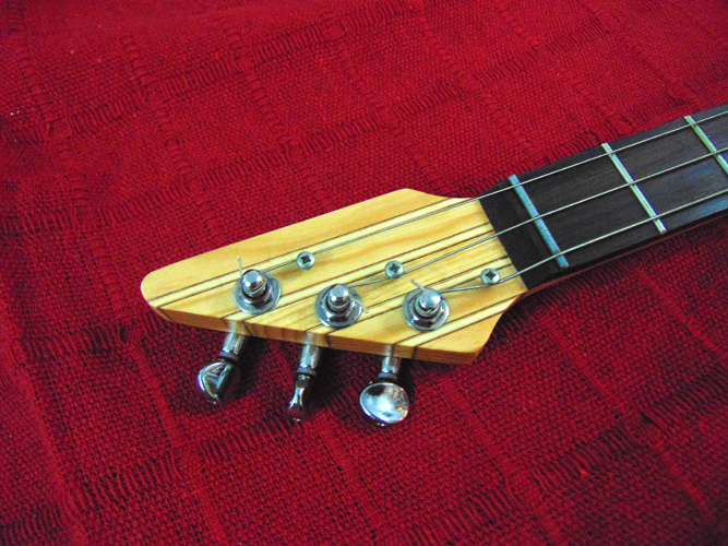 headstock front detail